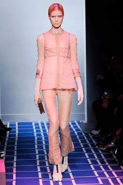Look 4